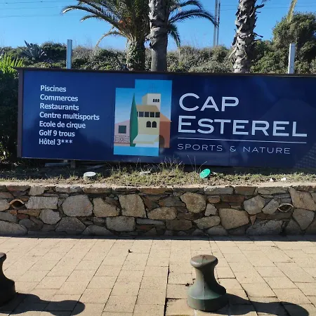 Cap Esterel Climatise Vue Διαμέρισμα Saint-Raphaël