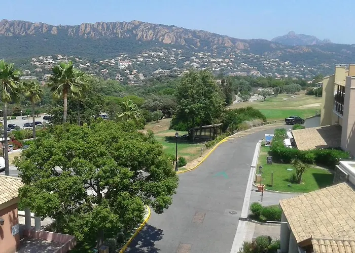 Cap Esterel Climatise Vue