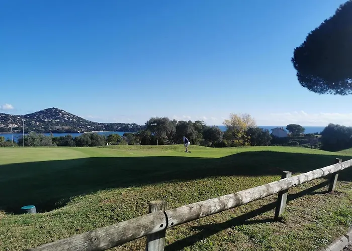 Cap Esterel Climatise Vue Saint-Raphaël